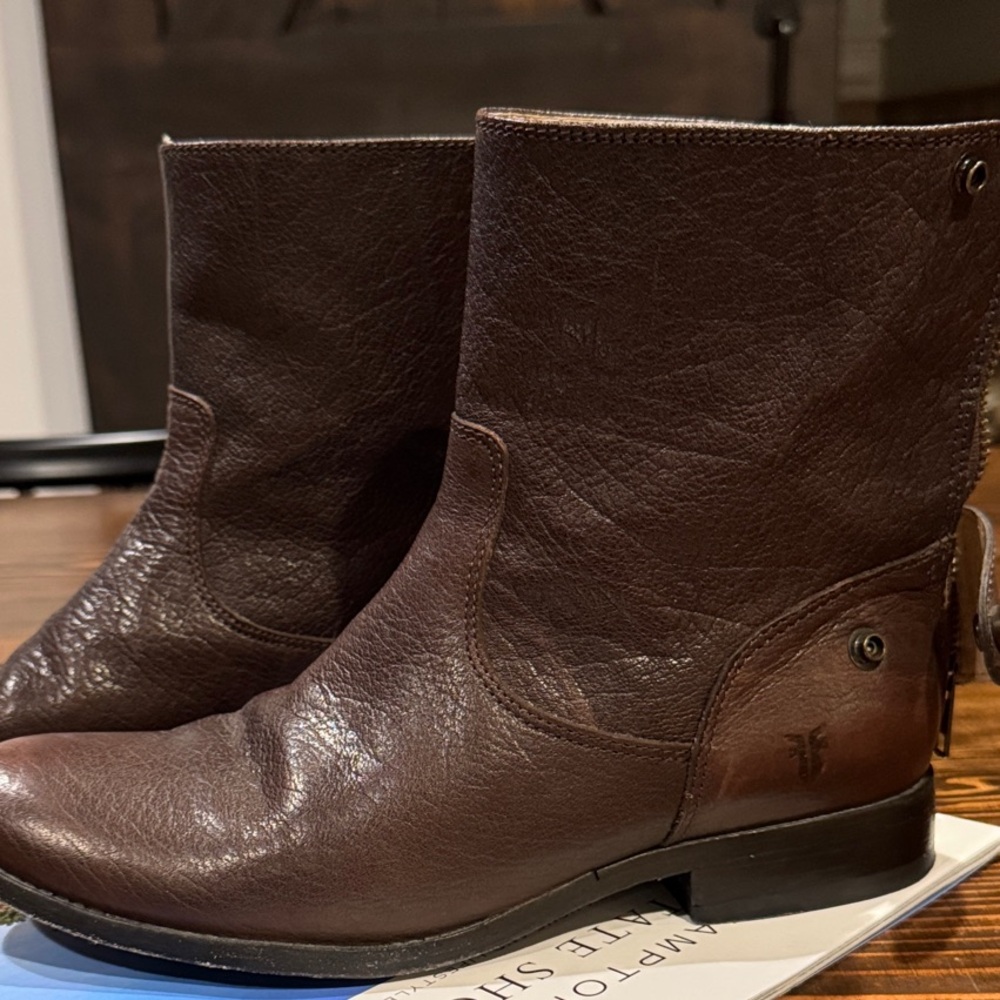Frye Melissa Dark Brown Ankle Boots - Picture 2 of 11